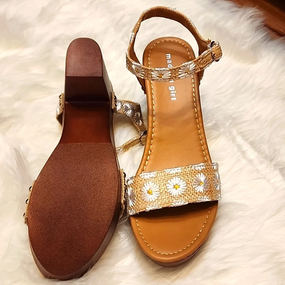 Women's Sandals - Picture 6 of 8